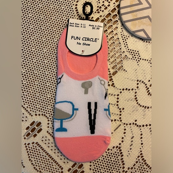 NWT fun circle no show socks- hairdresser pattern - Picture 1 of 1